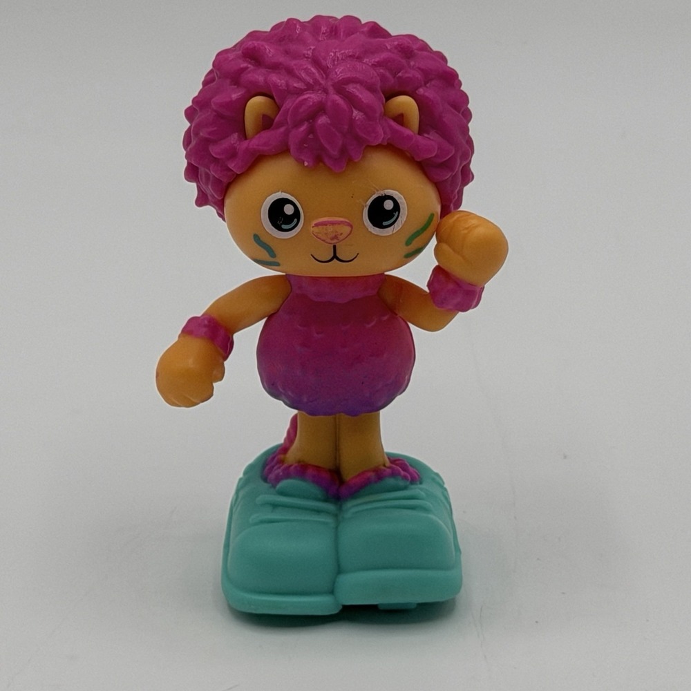 Gabby's Dollhouse Marty Party Cat Figure Rare Rollerskating Skater 2.75"